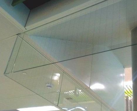 玻璃挡烟垂壁耐高温性能